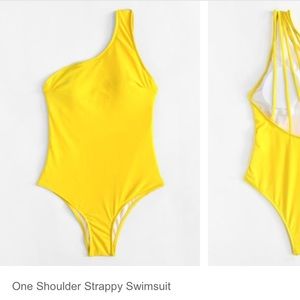 ✨NWT✨yellow one piece bathing suit